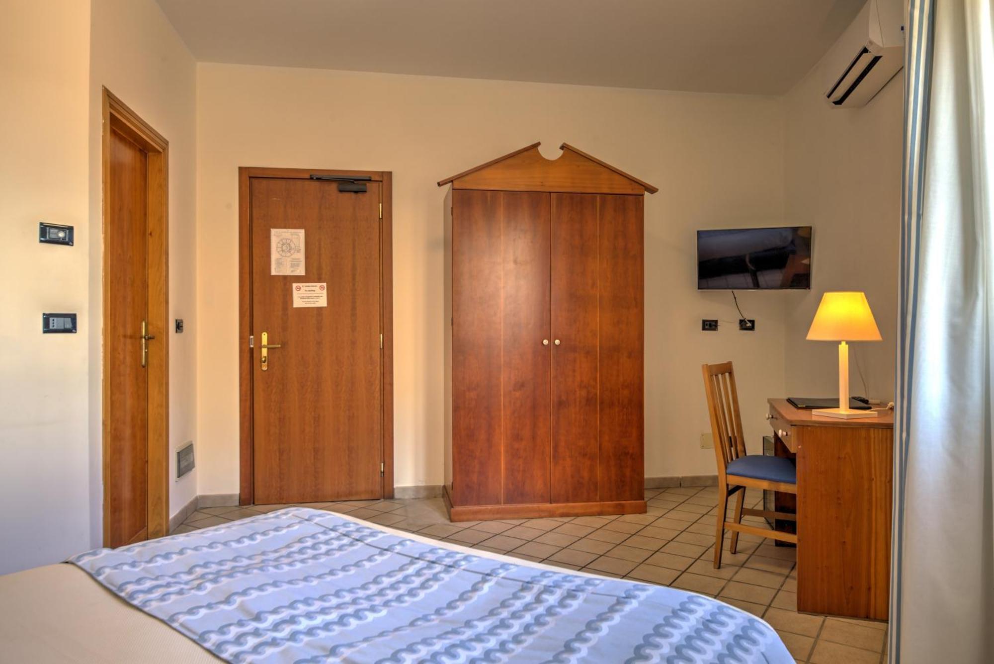 Standard Double Room,1765577071:JPEG